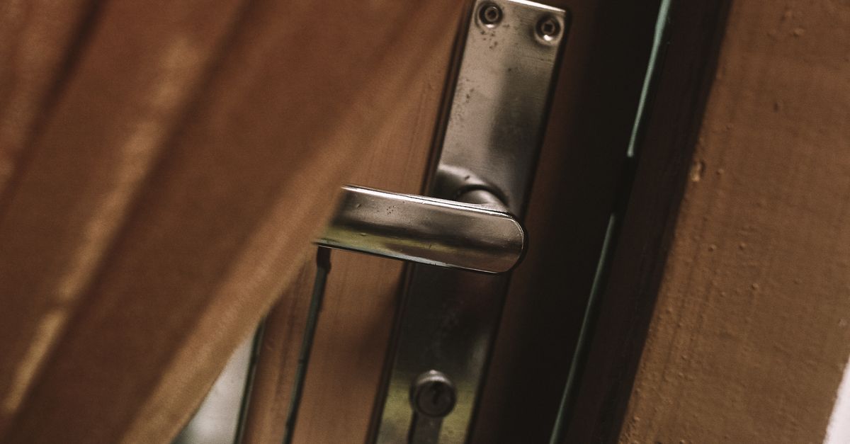 door security hardware — Glen Head Locksmith