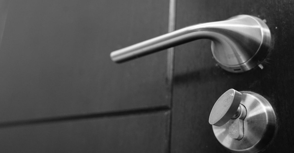 door security hardware — Glen Head Locksmith