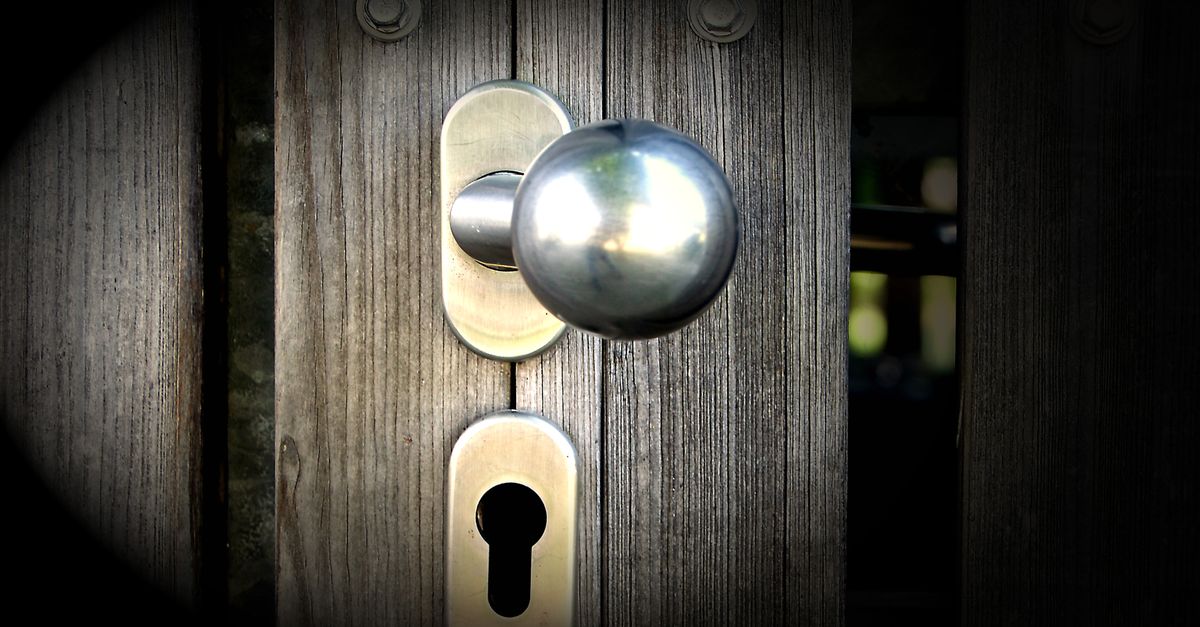 front door lock key — Glen Head Locksmith