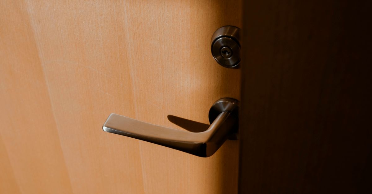 door security hardware — Glen Head Locksmith